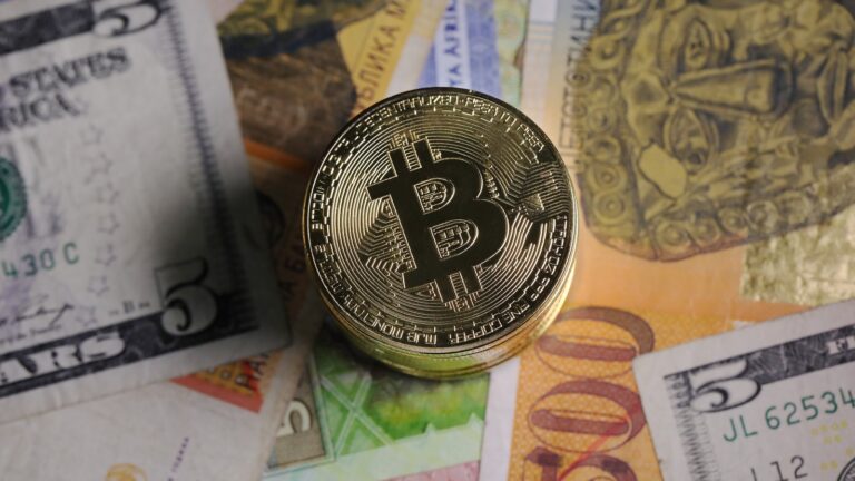 أسباب ارتفاع البيتكوين