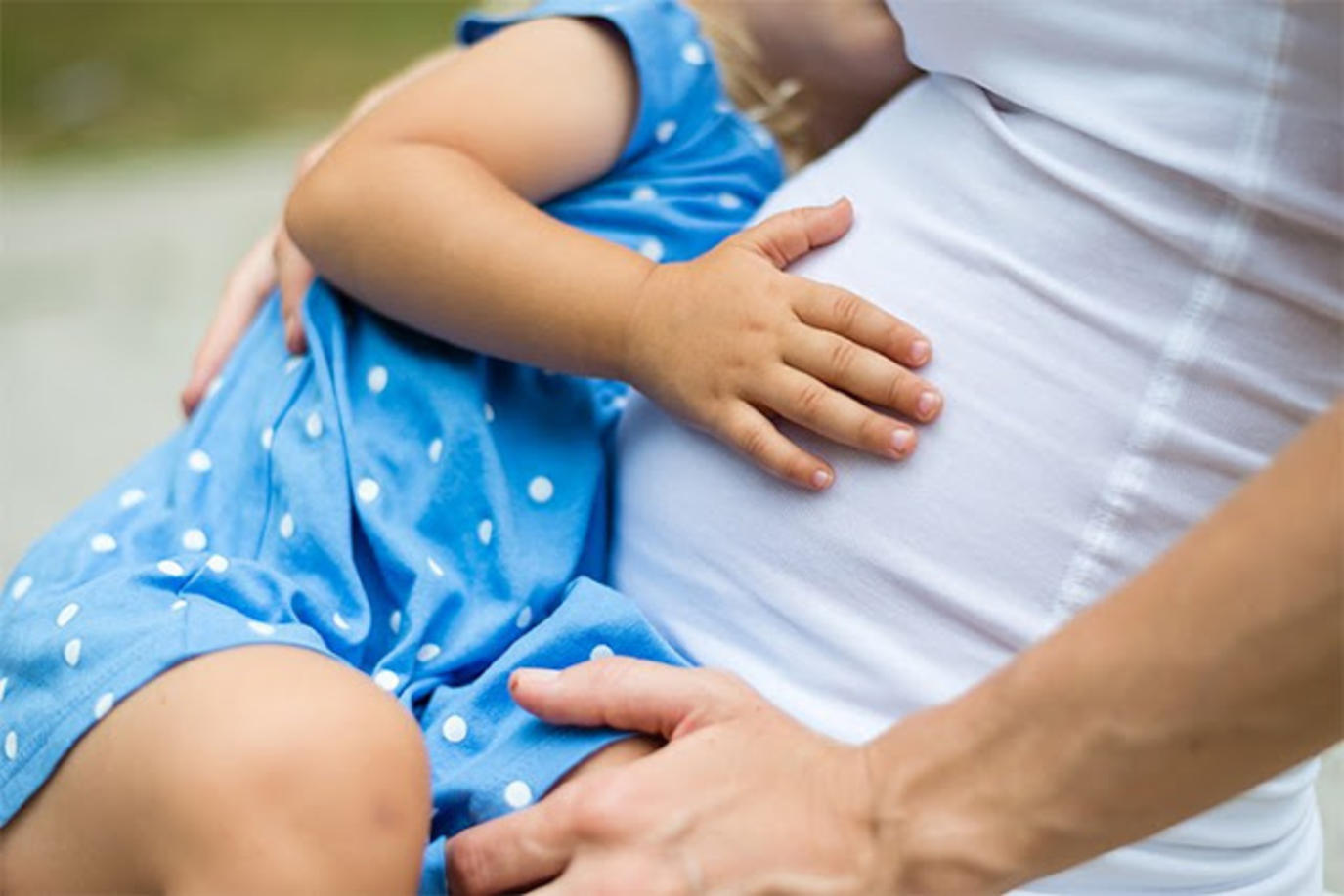 هل الرضاعة الطبيعية تمنع الحمل؟