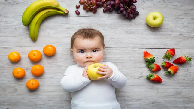 العناصر الغذائية التي يحتاجها الطفل الرضيع