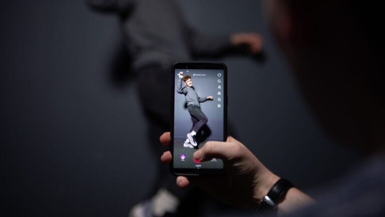 كيف تصبح مشهوراً على تيك توك TikTok ؟ أفضل النصائح