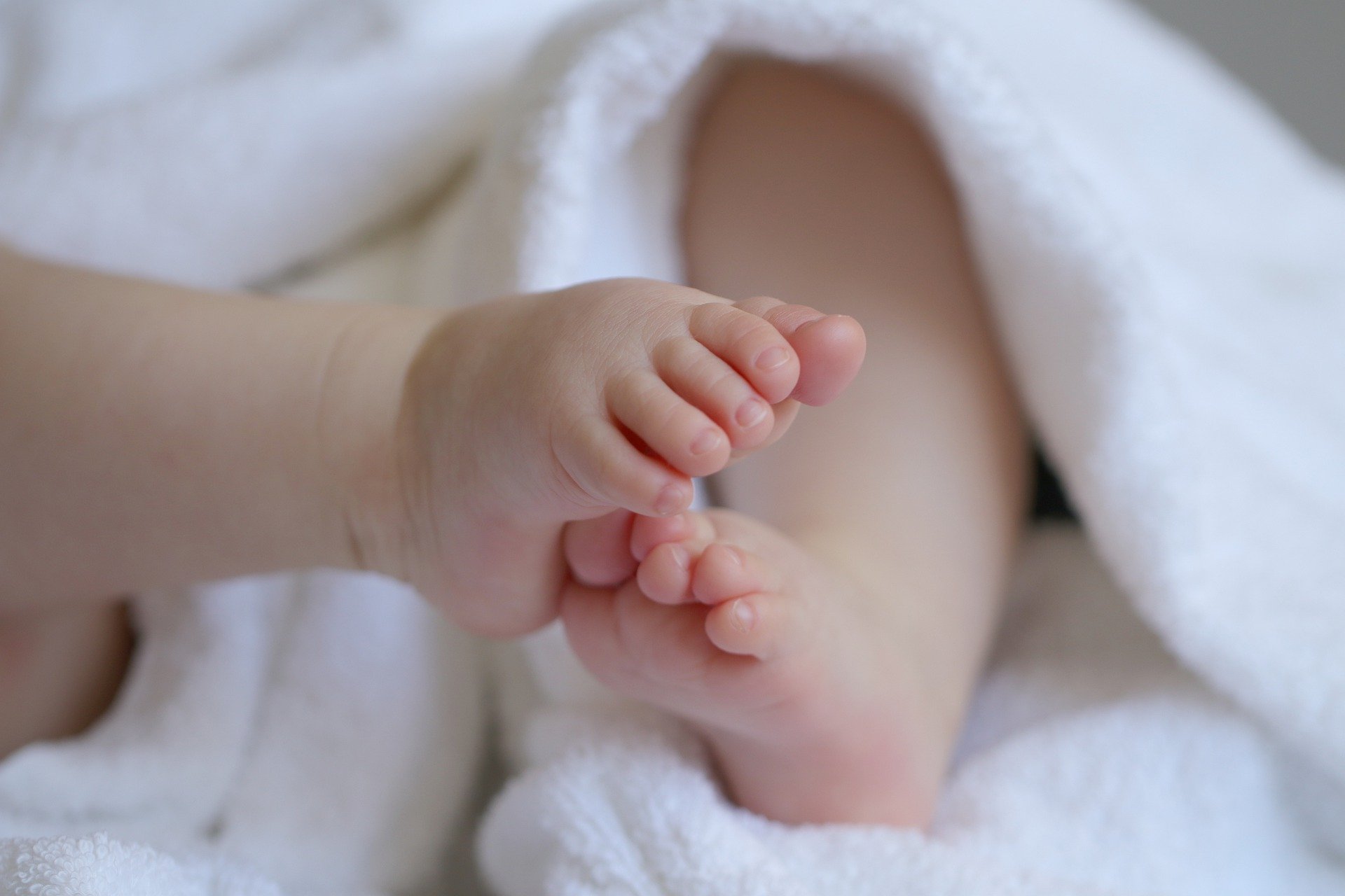 حركات الرضيع الغير طبيعية دلالات ومخاطر