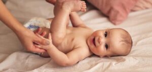كم عدد مرات الإسهال الطبيعي عند الأطفال