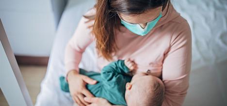 الرضاعة الطبيعية للطفل المصاب بفيروس كورونا 