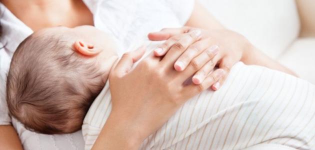 أسباب قلة لبن الأم فجأة
