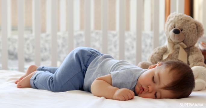 بالجدول ساعات نوم الطفل حسب السن