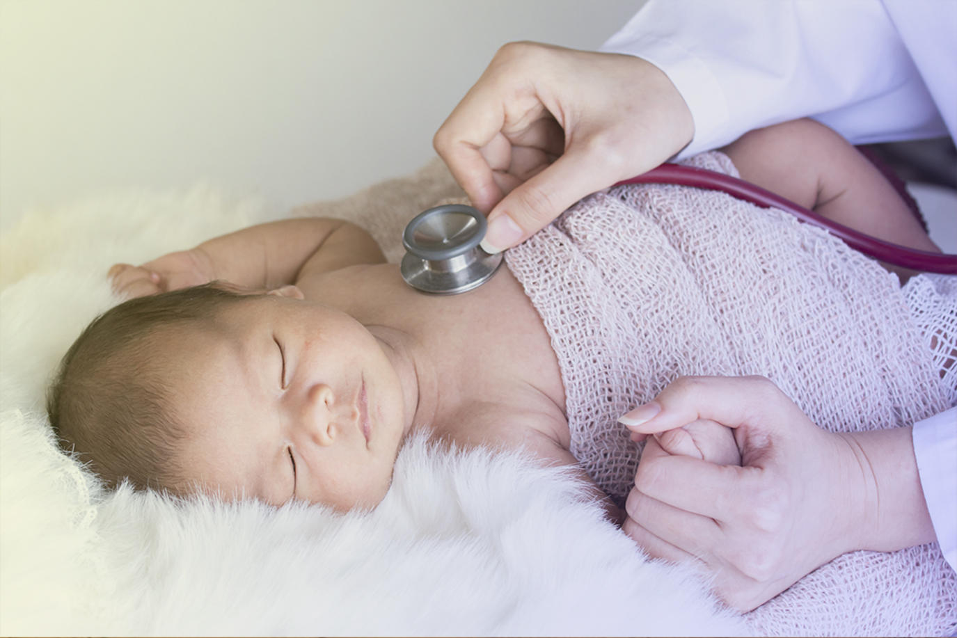 ما أسباب إجراء عملية قسطرة القلب للاطفال الرضع