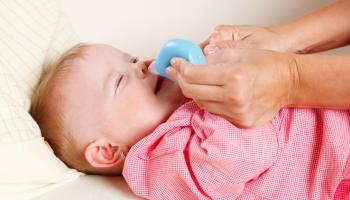 أسباب انسداد الأنف المستمر عند الأطفال الرضع