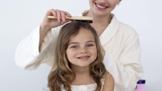 7 طرق لعلاج بطء نمو الشعر عند الأطفال