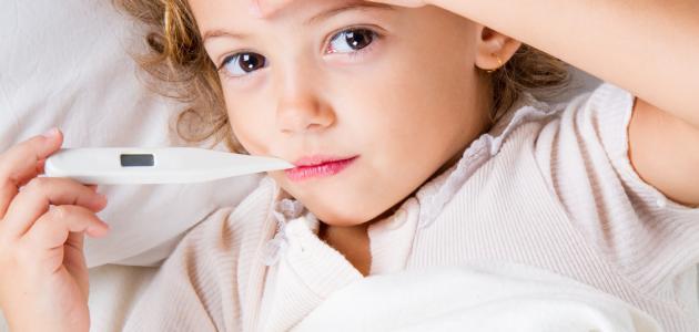 طرق علاج انخفاض الحرارة عند الأطفال