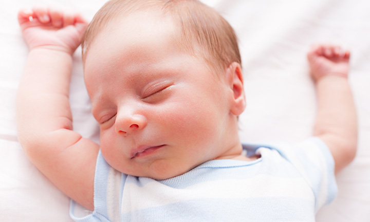ما أسباب ظهور تورم طري في رأس الرضيع