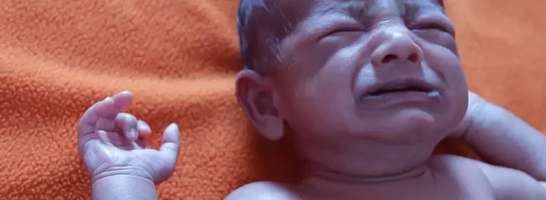 ازرقاق جسم الطفل هل يعني معاناته من مشاكل قلبية