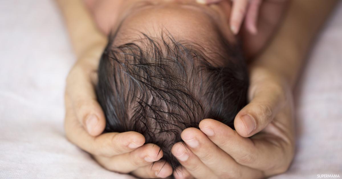 ما هي أسباب تغير شعر الطفل الرضيع من الناعم إلى الخشن