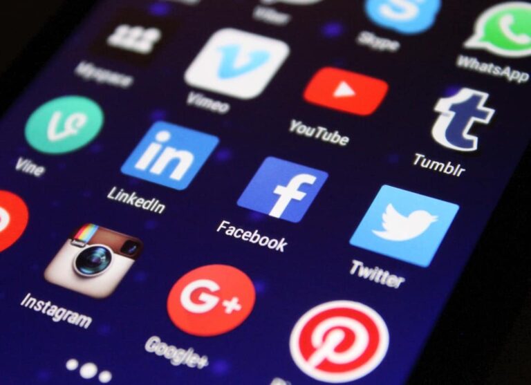 تعرف على تاريخ مواقع التواصل الاجتماعي قبل فيسبوك Facebook