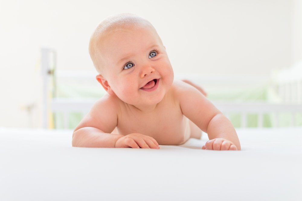 أنواع ابتسامات الطفل الرضيع