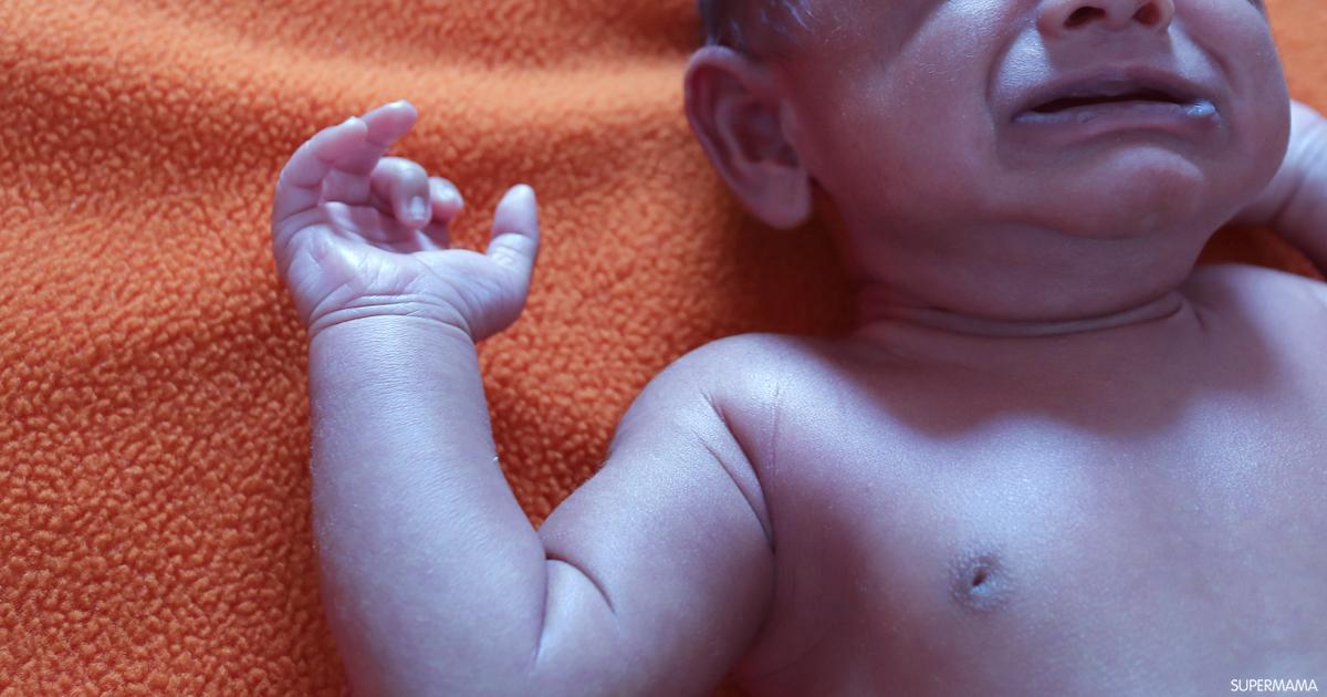 سبب ازرقاق جسم الطفل حديث الولادة