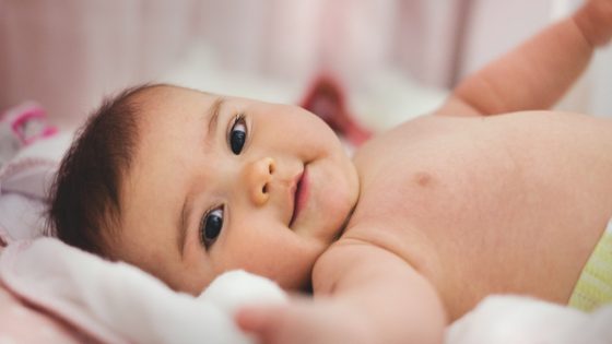ما أسباب تشقق الشفاه عند الأطفال الرضع