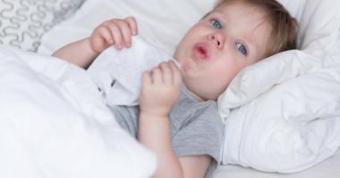ما أعراض كورونا عند الأطفال الرضع وكيف نحميهم منها