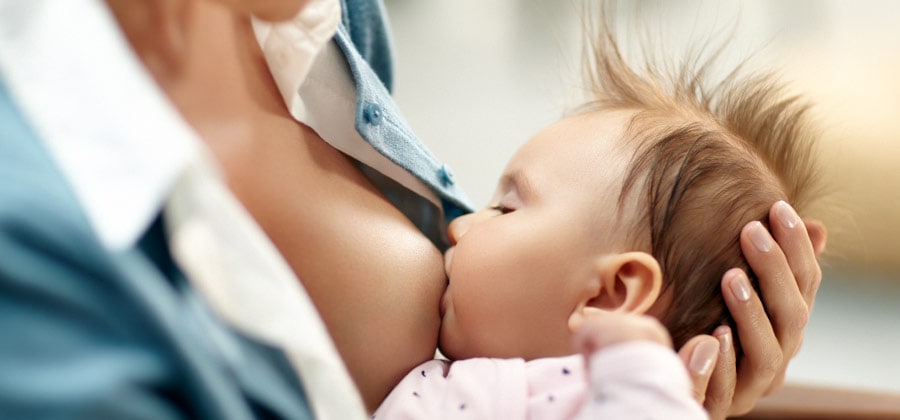 عدد مرات الرضاعة للطفل في اليوم