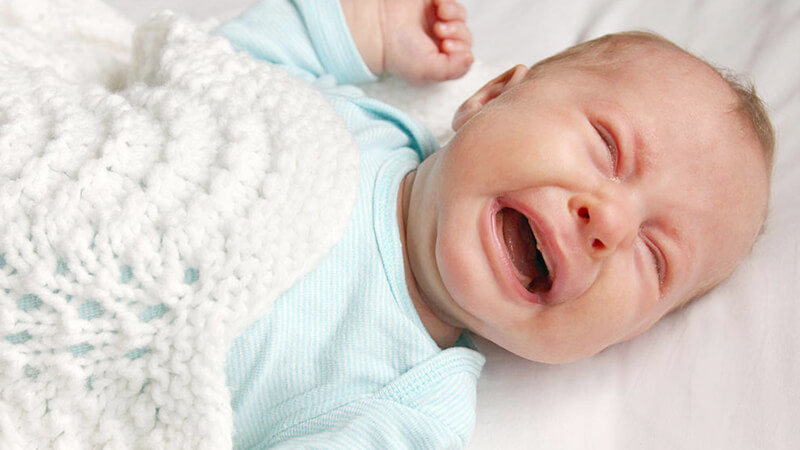 أعراض كثرة الغازات عند الأطفال الرضع