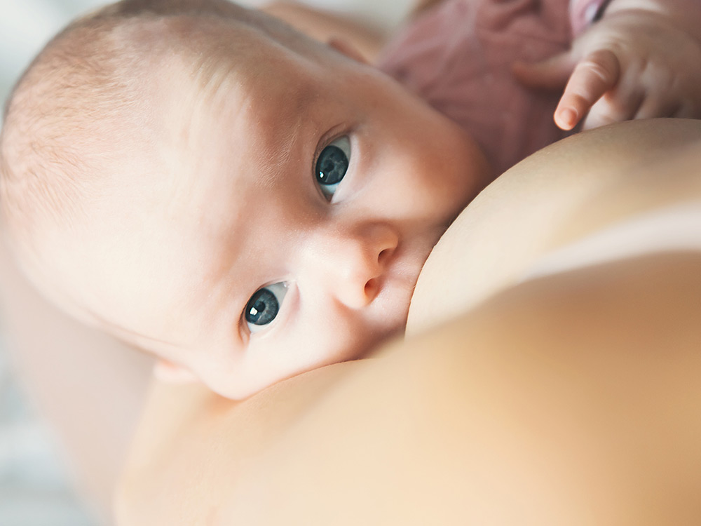 تأثير الرضاعة الصناعية على تأخر النطق عند الأطفال هل تأثر الرضاعة على نطق الطفل