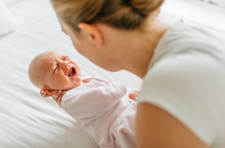 ما أضرار هز الرضيع متلازمة هز الرضيع