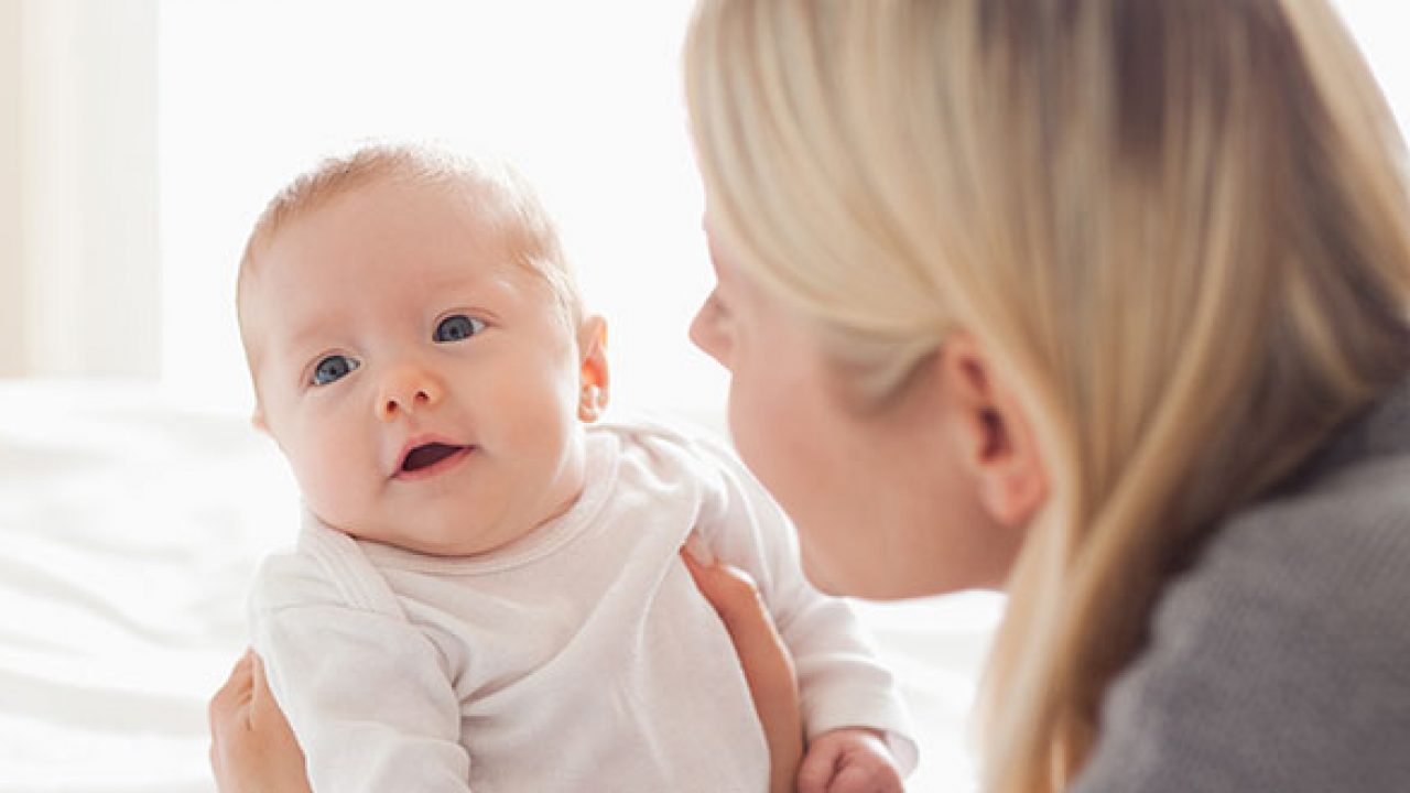 مراحل تطور الرؤية عند الطفل الرضيع