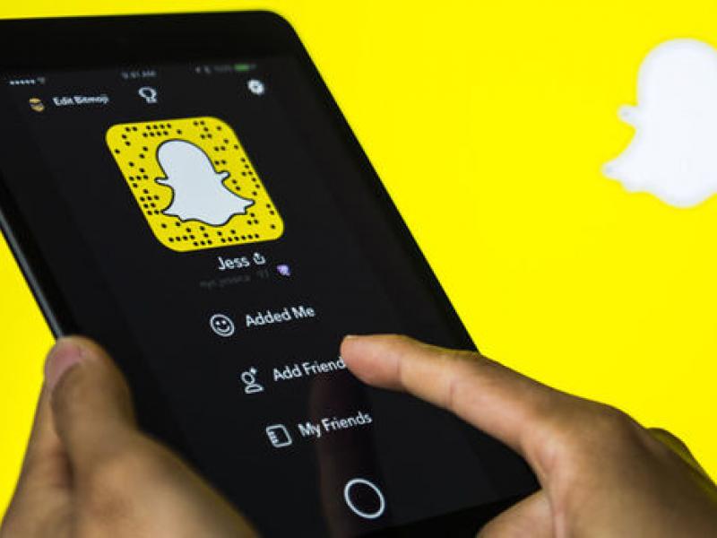 طريقة توثيق حساب سناب شات بالنجمة الذهبية Snapchat