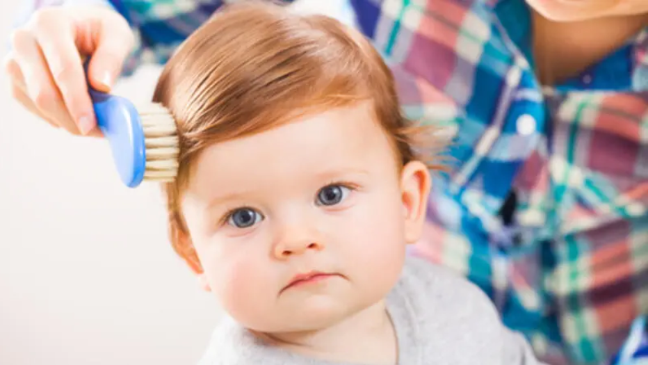ما هي أسباب تساقط الشعر عند الأطفال