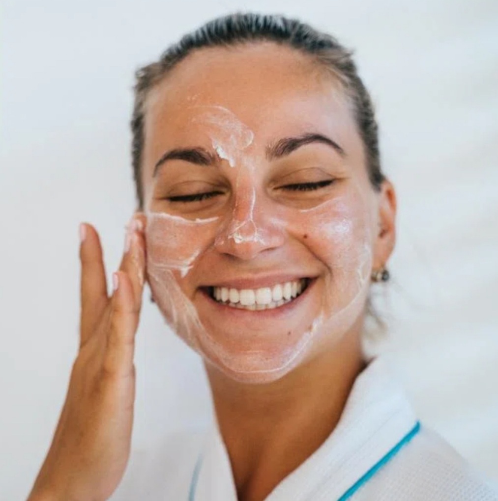 ما هي أفضل أنواع الكريمات المرطبة للبشرة الدهنية