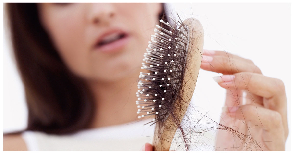 ما هي أسباب تساقط الشعر عند النساء