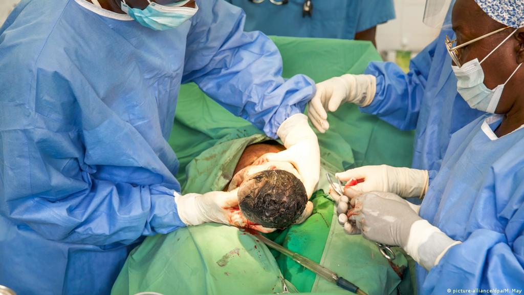 من التي تكون غير مؤهلة لإجراء الولادة الطبيعية بعد القيصرية
