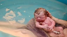 ما هي مراحل الولادة المائية