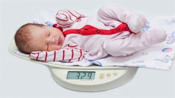 كم وزن الطفل الطبيعي عند الولادة