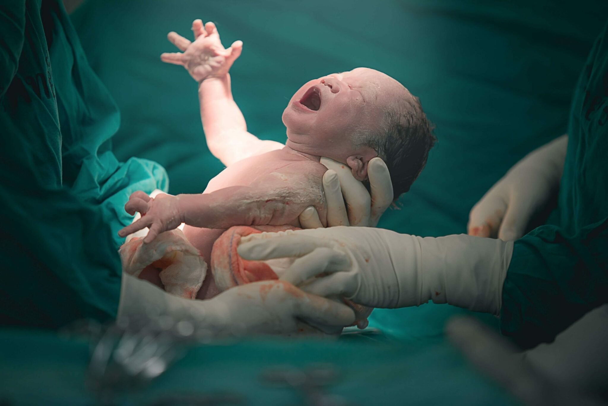 متى يحدث التبويض بعد الولادة القيصرية