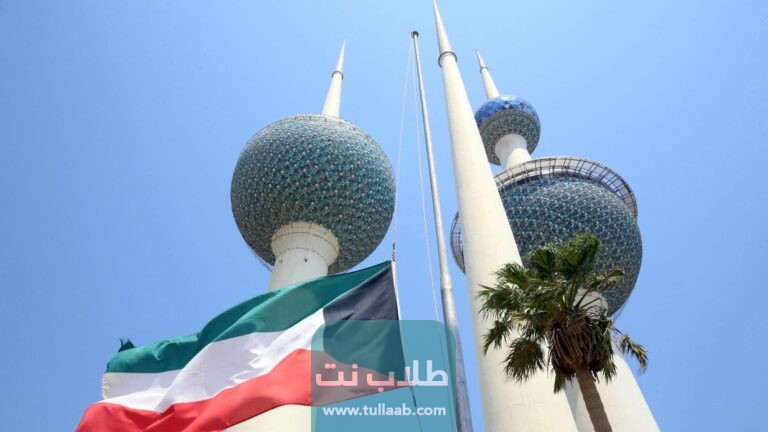 كم قيمة مخالفة الانعطاف يمين والإشارة حمراء الكويت