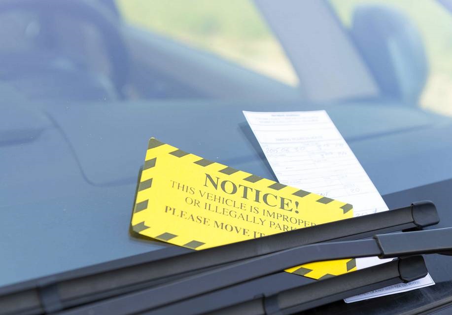 مخالفة عدم حمل رخصة قيادة في الكويت