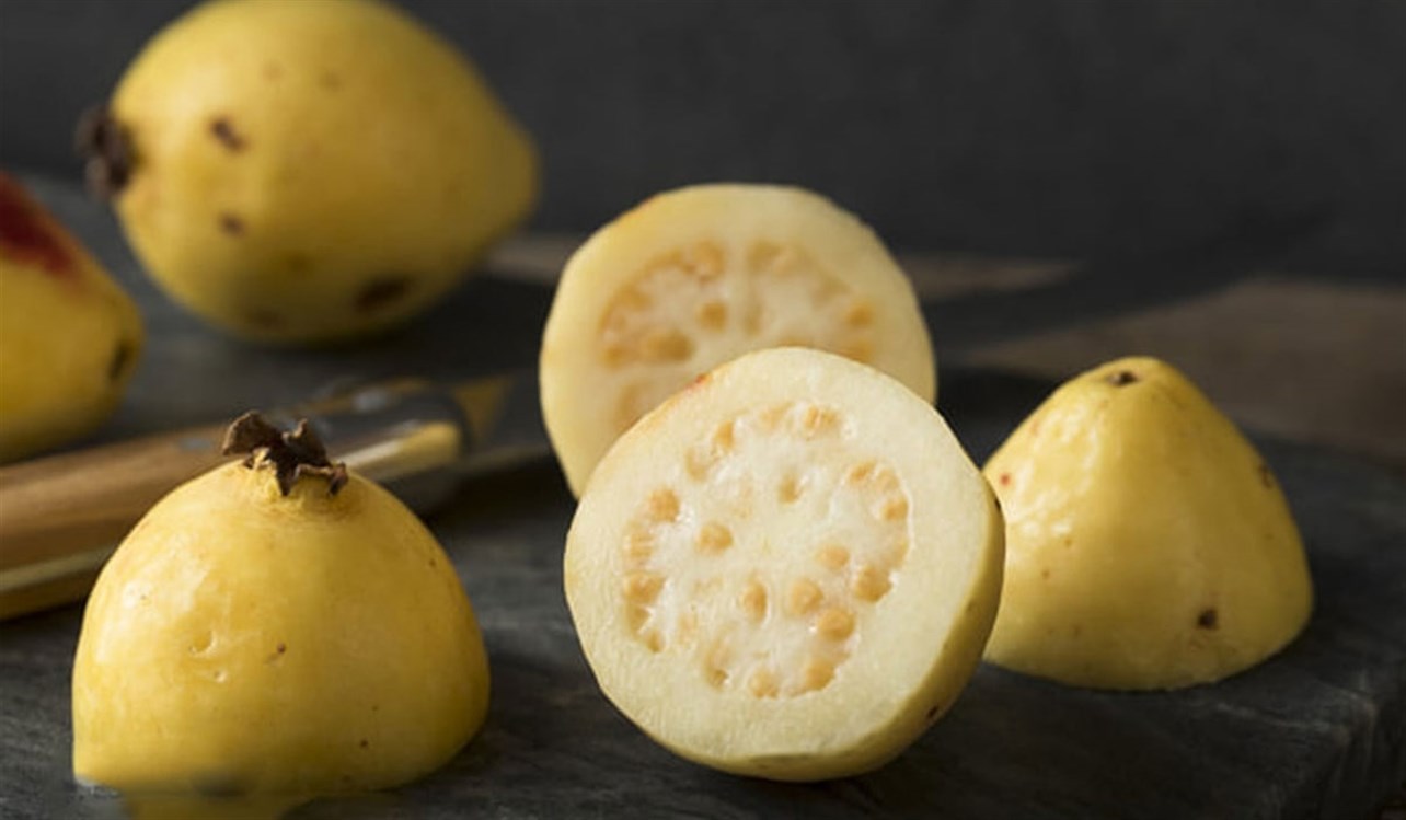 لمحبي الجوافة.. لا تتناولها إذا كنت من هذه الفئات