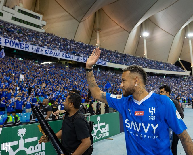 بعد الإصابة.. مفاجأة بشأن رحيل نيمار عن صفوف الهلال السعودي