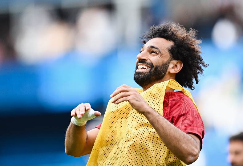 أسطورة ليفربول يكشف موعد رحيل مع صلاح عن الفريق