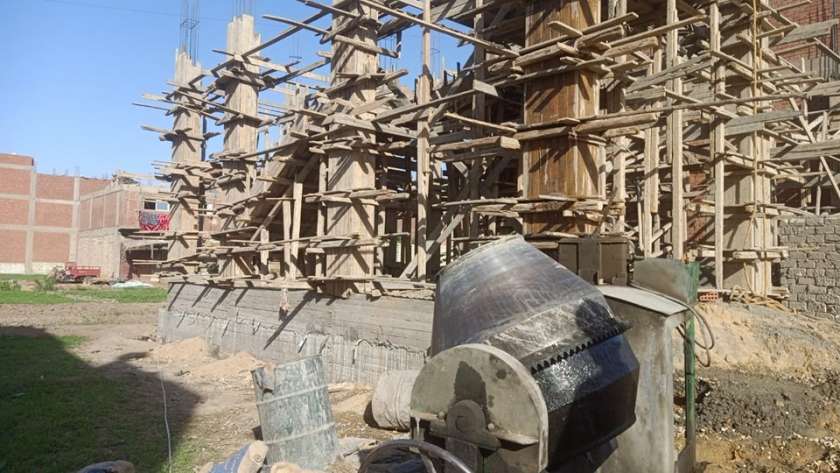 شلل في سوق الأسمنت والحديد.. ضبط ومصادرة أي مركبات تحمل مواد بناء بدون تصريح