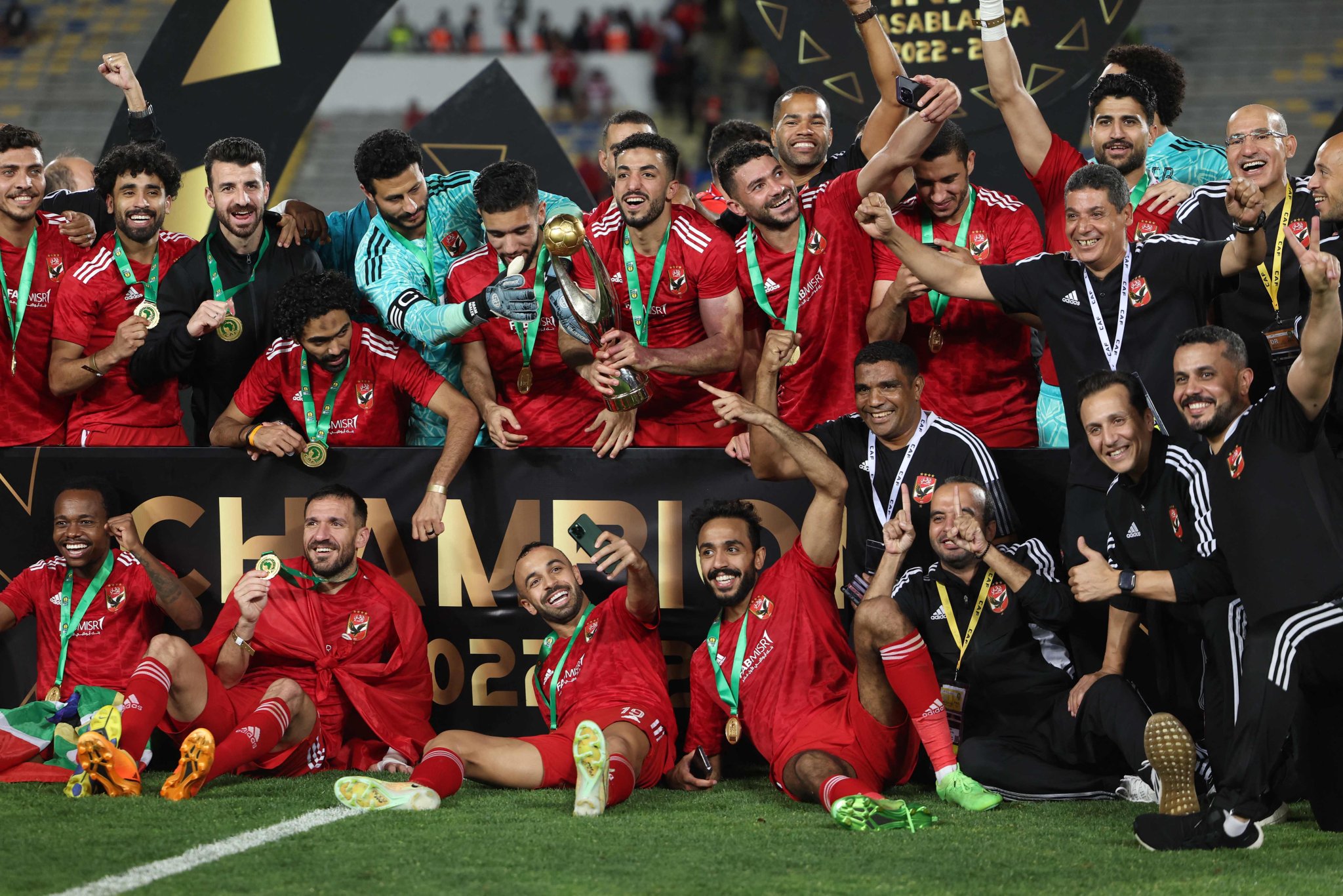 متفوقاً على برشلونة والبايرن.. الأهلي ثالث العالم في تنصيف الأندية ومركز مفاجئ للزمالك