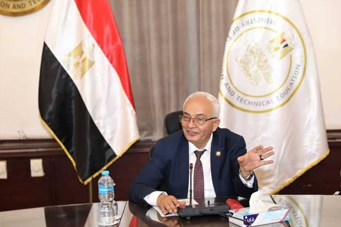 توجيهات عاجلة من الرئيس السيسي بشأن منح حافز جديد للمعلمين