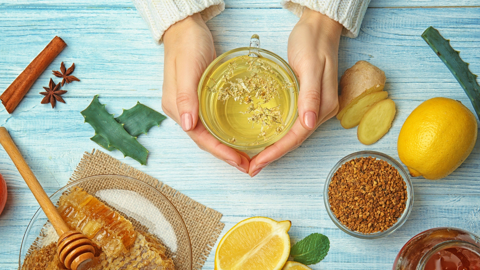 أبرزهما القرفة والأناناس.. مشروبات لتنزيل الدورة الشهرية