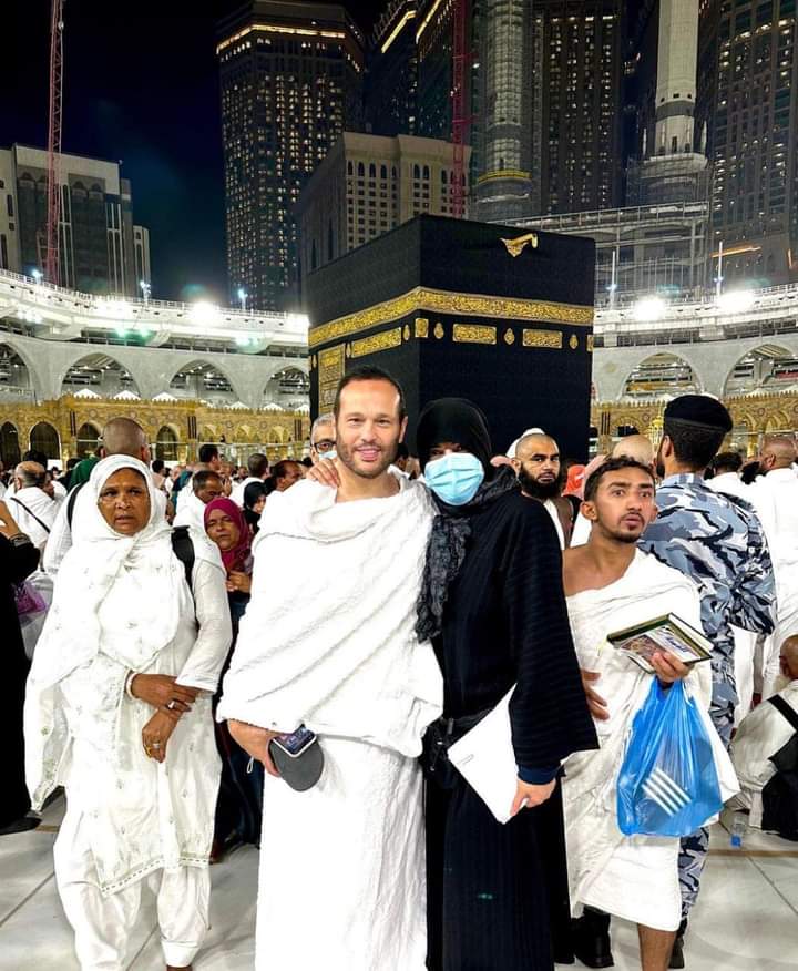 الحمد الله الذي تتم بنعمته الصالحات.من أمام الكعبة 3 ريهام حجاج