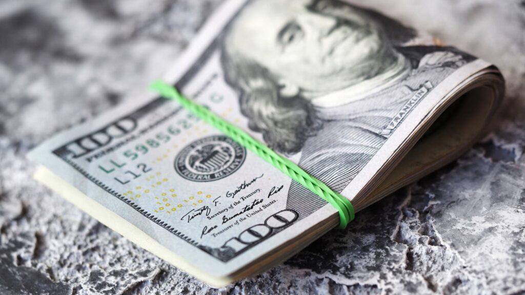 شوف الأخضر وصل كام.. أسعار الدولار أمام الجنيه اليوم الثلاثاء 14 نوفمبر في البنوك