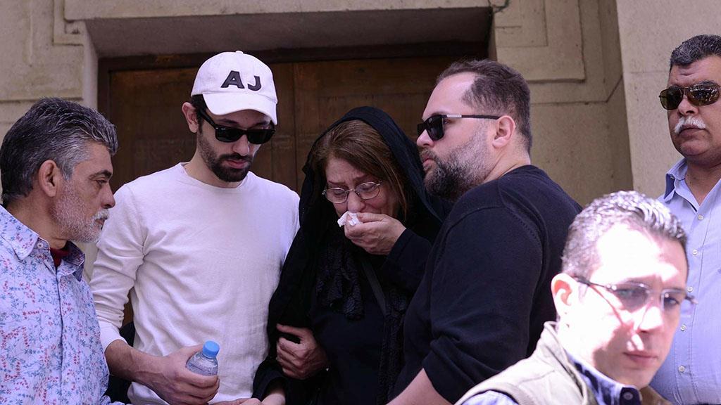 في ذكرى محمود عبد العزيز.. وظهور زوجته الأولى بعد غياب طويل