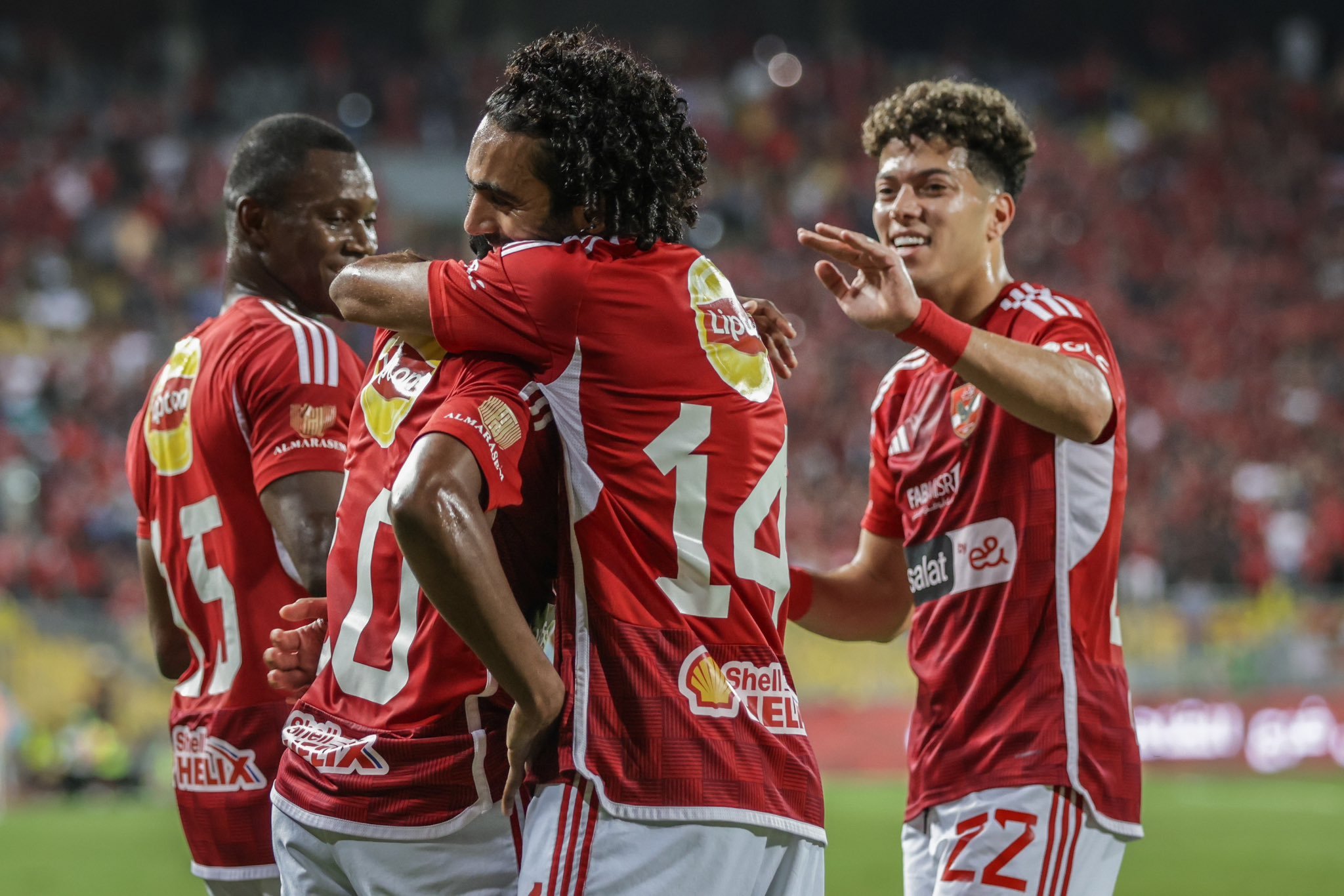 اللي عايزه يشتريه للأبد.. الأهلي يرفض خروجه نجم إعارة في الشتاء