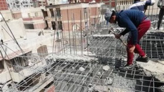 إزالة عدد من مخالفات البناء فى حملة بالقاهرة الجديدة