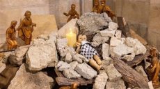 مهد المسيح تحتفل بعيد الميلاد بتماثيل لمأساة غزة (فيديو)