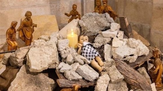 مهد المسيح تحتفل بعيد الميلاد بتماثيل لمأساة غزة (فيديو)